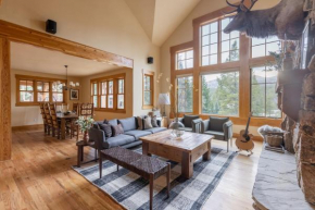 Buffalo by AvantStay Beautifully Designed Cabin w Hot Tub